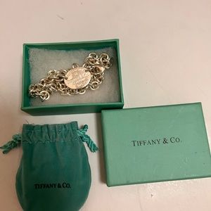 Return to Tiffany’s necklace